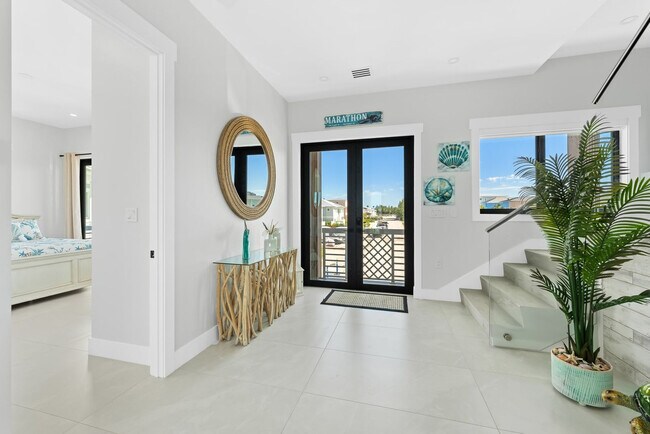 Building Photo - 247 Pescayo Ave