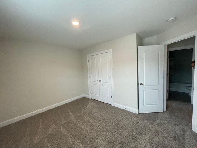 Building Photo - Spacious 3 bed 2.5 bath home in Fort Mill, SC