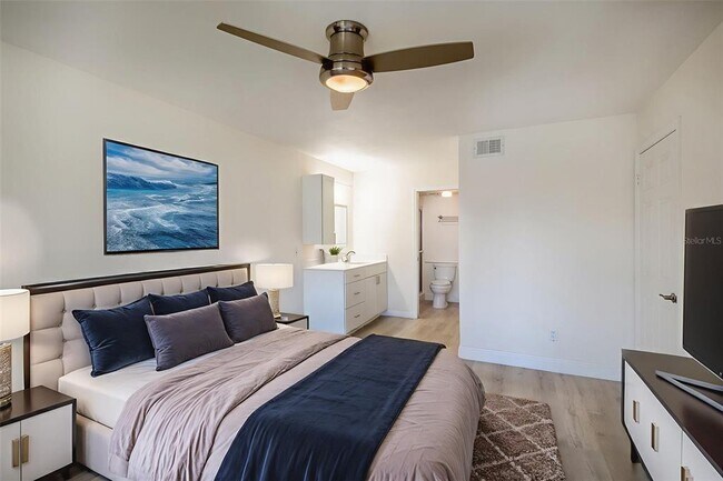 Building Photo - 2411 Gallery View Dr