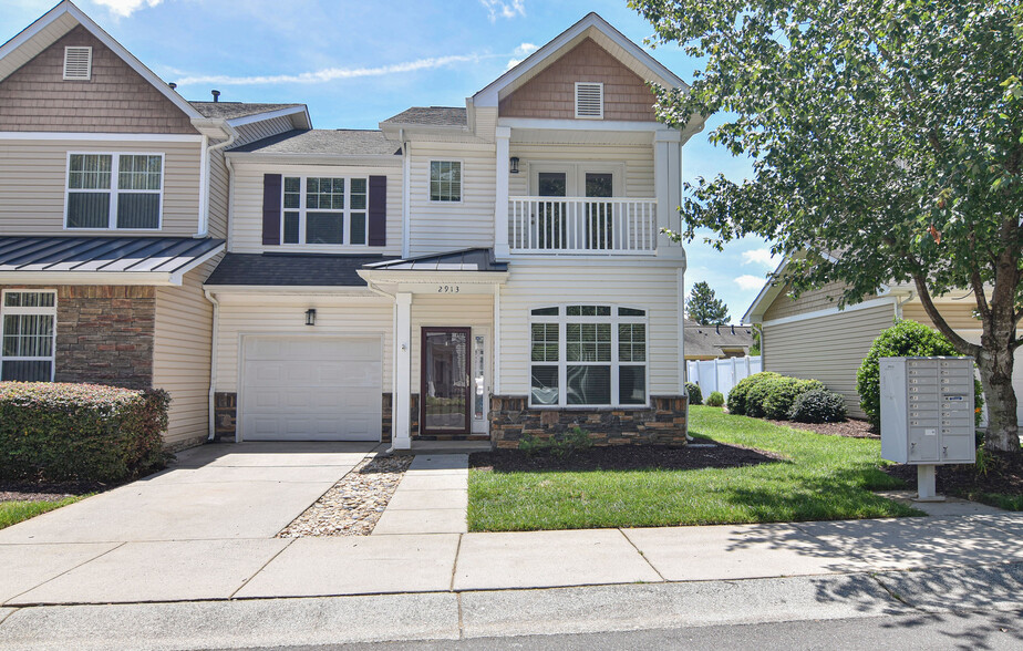 Primary Photo - 2913 White Willow Rd