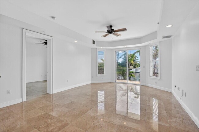 Building Photo - 616 SE 20th Ave