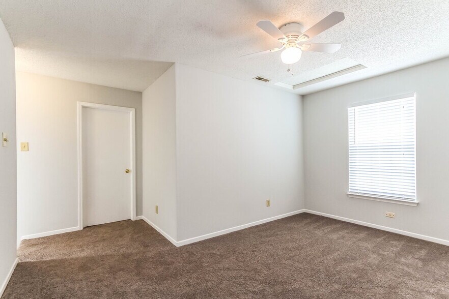 Building Photo - 1919 Orchid Bloom Ln