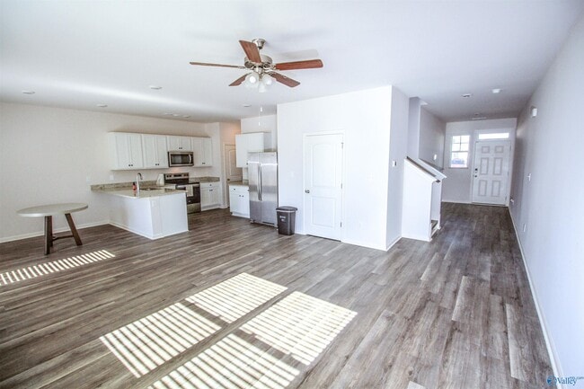 Building Photo - 167 Maple Spg Trl