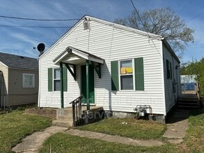 Building Photo - 1904 Baltimore St