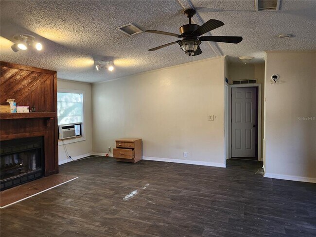 Building Photo - 2608-2620 20 Mile Level Rd