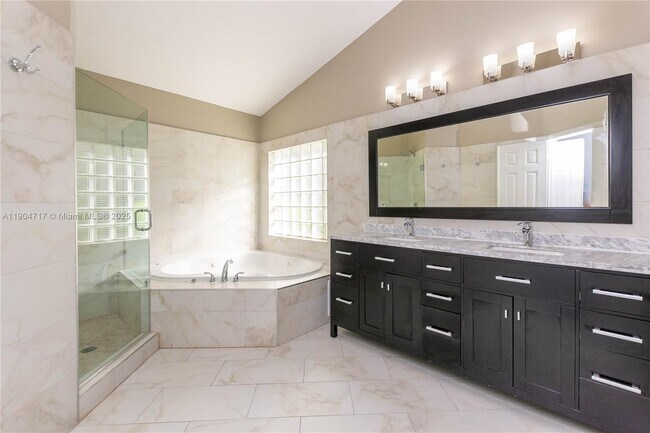 Building Photo - 642 Heritage Dr