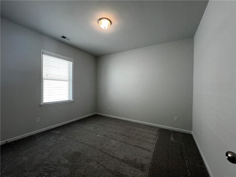 Building Photo - 3339 Fall Branch Ln