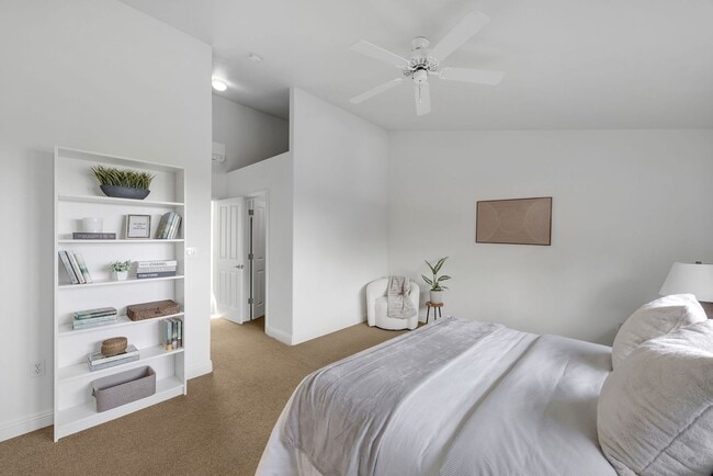 Building Photo - Spacious Upcountry Townhome with Ocean Vie...
