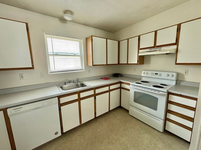 Building Photo - 2117 9th Ave