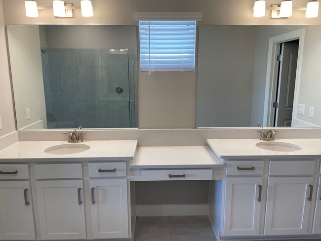 Building Photo - 11035 Devonbridge Dr