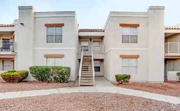 Building Photo - Beautiful 1st Floor Condo in Gated Communi...