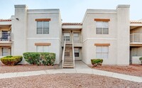 Building Photo - Beautiful 1st Floor Condo in Gated Communi...