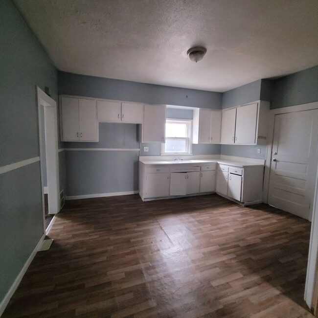 Building Photo - 378 E 156th St
