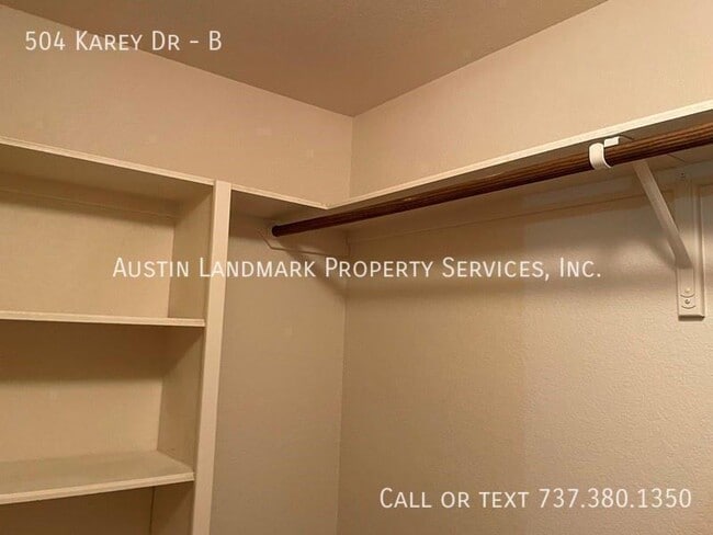 Building Photo - 504 Karey Dr