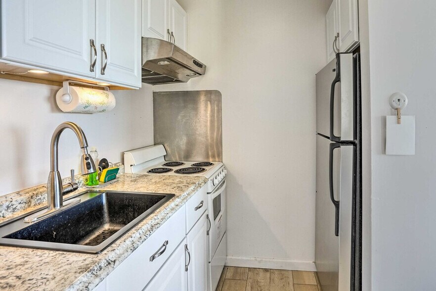 Building Photo - 2 Anchor Dr