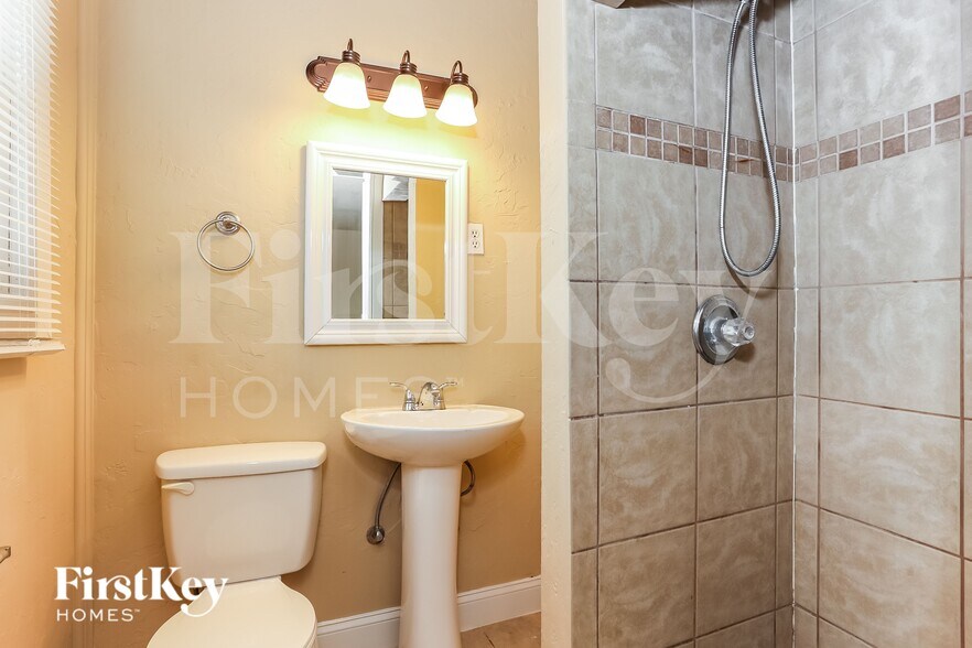 Building Photo - 1103 Warden St