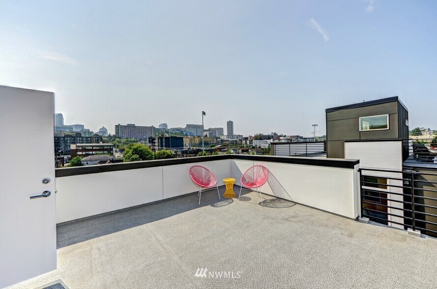 Roof Deck - 467 14th Ave