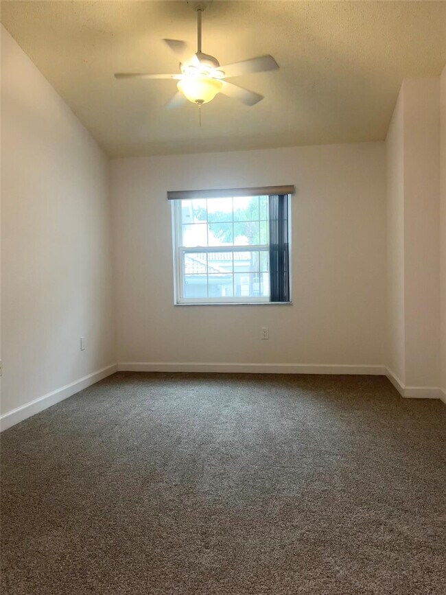Building Photo - 2850 N Oakland Forest Dr