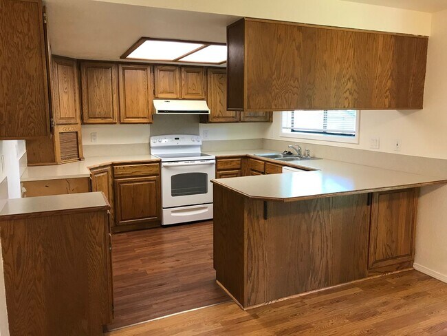 Building Photo - 4271 N Pennfield Pl