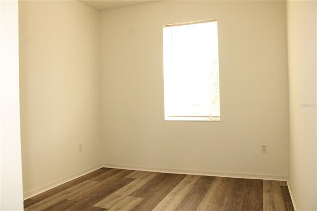 Building Photo - 3429 Parkridge Cir
