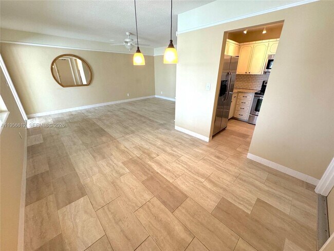 Building Photo - 2800 NE 28th St