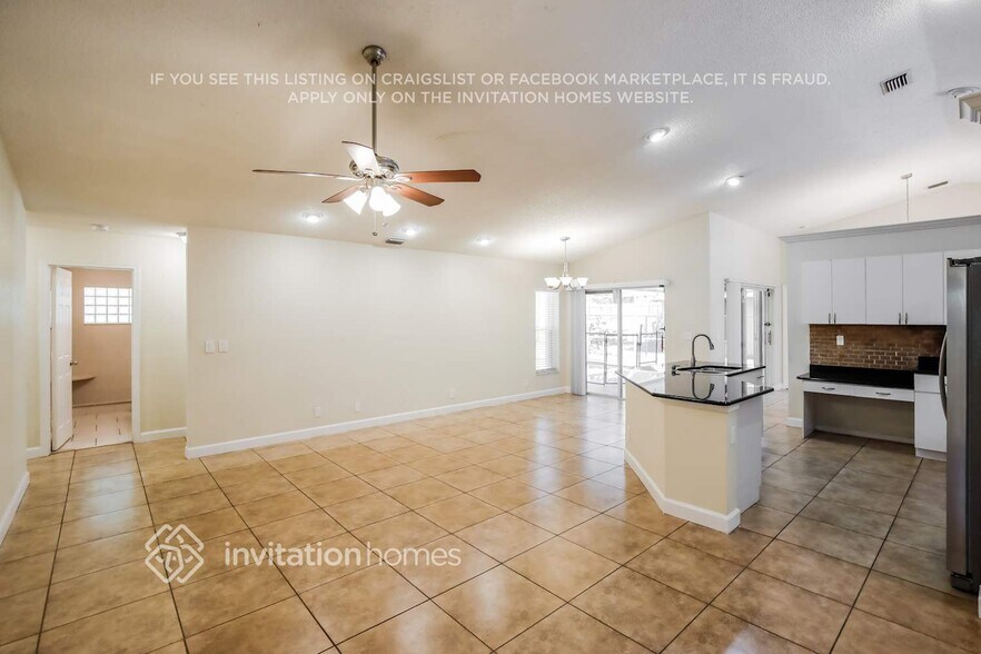 Building Photo - 5148 NW 47th Ave