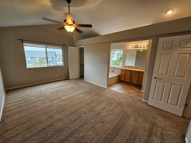 Building Photo - 6672 Wild Indigo Dr