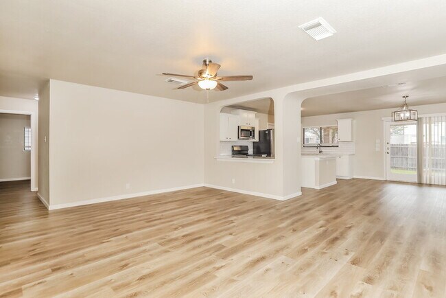 Building Photo - 9124 Gambier Dr