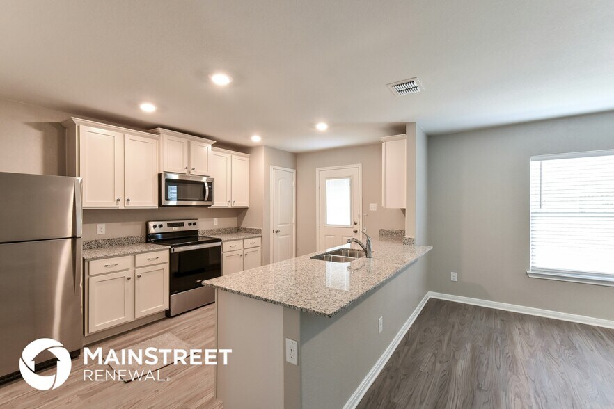 Building Photo - 3127 Begonia Bend