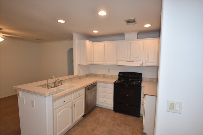 Building Photo - 10010 Sugarvine Ln