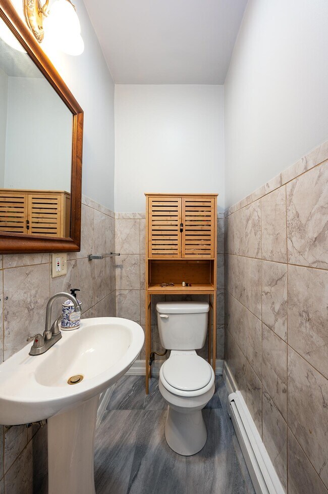 Building Photo - 233 Bidwell Ave