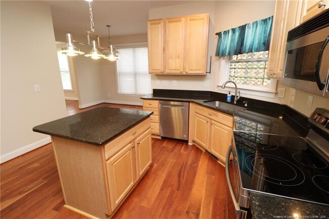 Building Photo - 214 Sylvia Ln