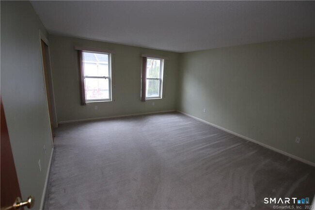 Building Photo - 2 Mulberry Ln