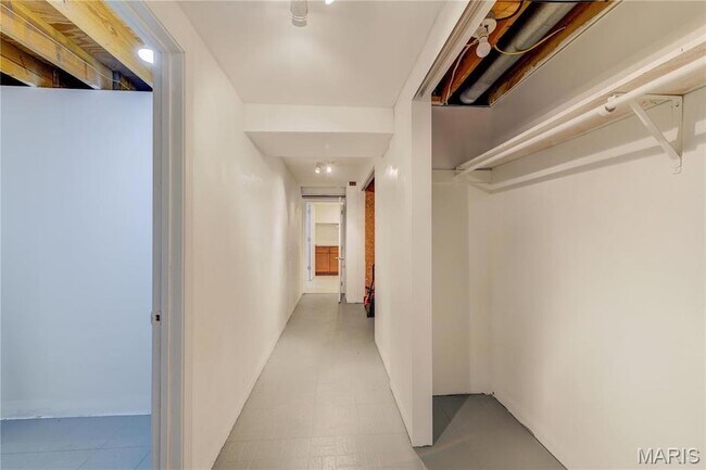 Building Photo - 1219 Blairshire Dr