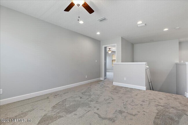 Building Photo - 1021 Seaside Dr N