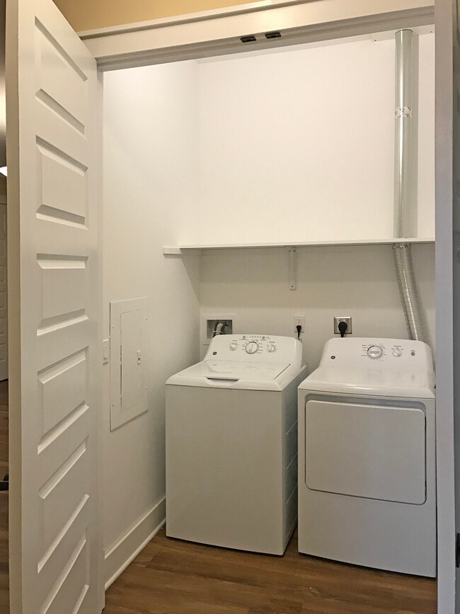 Building Photo - 20 Boulder Hills Boulevard