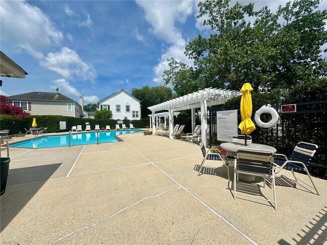 Building Photo - 1617 Woodstock Ct