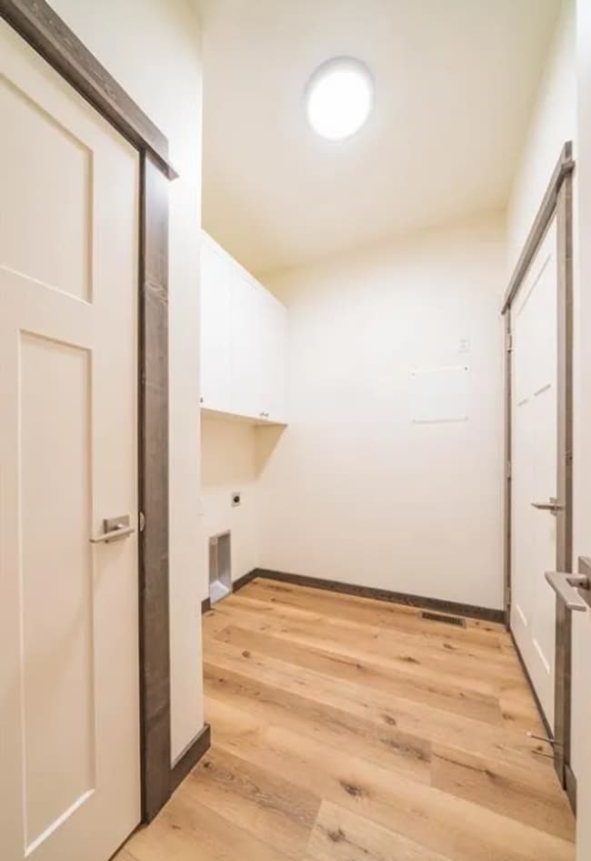 Building Photo - Beautiful condo in a great location!
