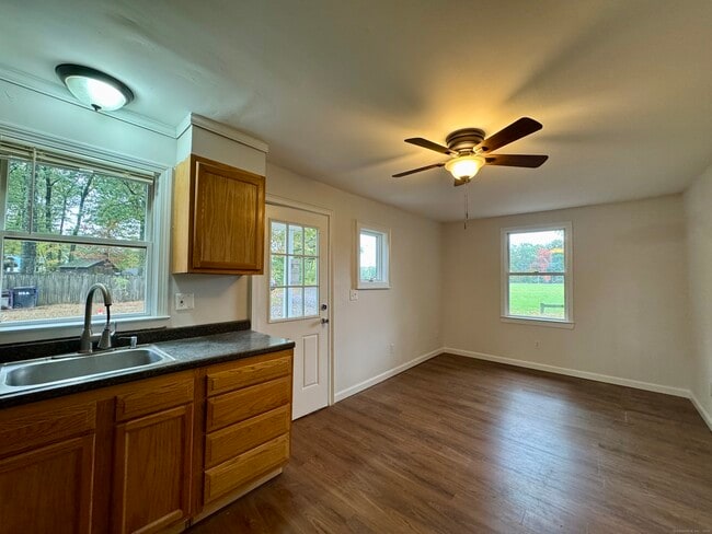 Building Photo - 356 A Ct