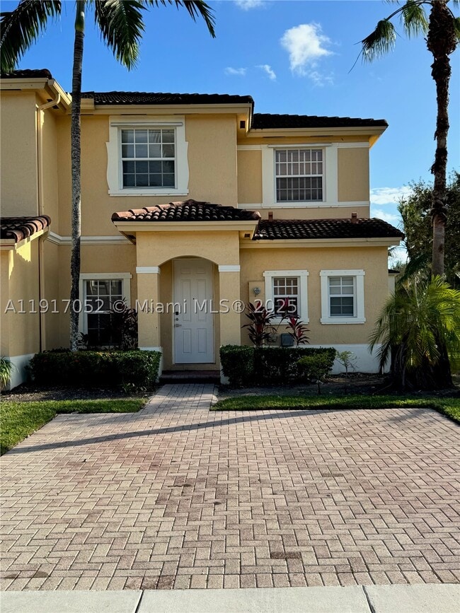 Building Photo - 4100 NE 24th St
