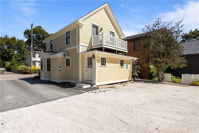 Building Photo - 74 Maple Ave