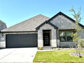 Building Photo - 608 Easthill Dr