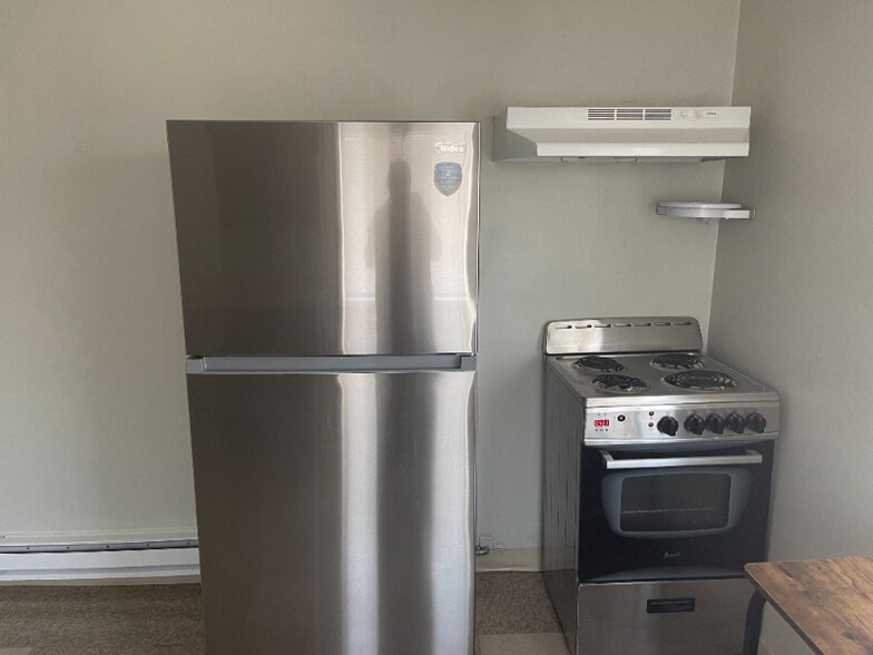 Building Photo - 323 S Chelan Ave