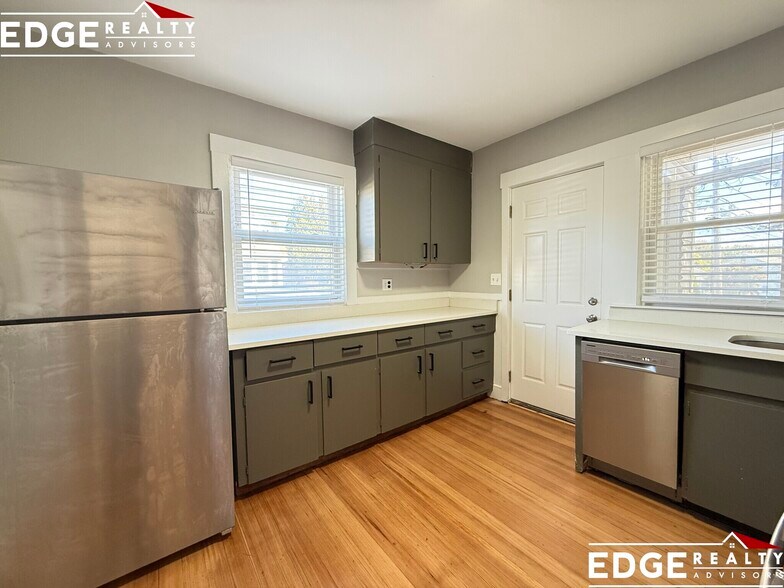 Primary Photo - 141 Edenfield Ave