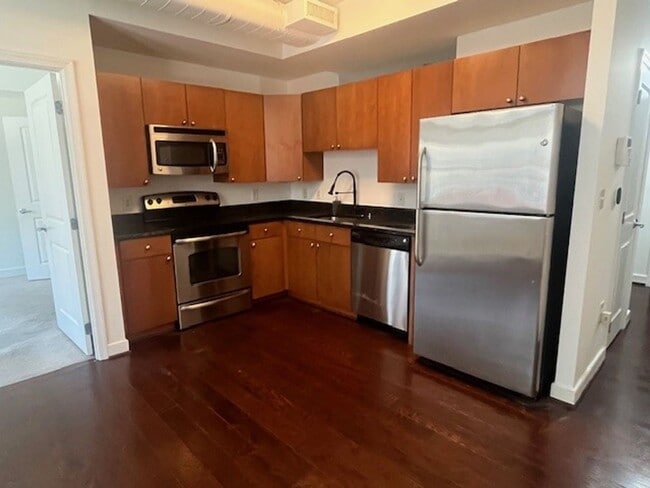 Building Photo - Luxury Condo in National Harbor