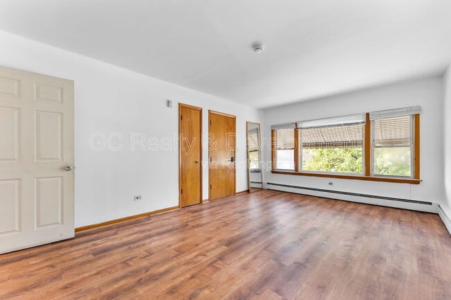 Building Photo - 2517 N Laramie Ave