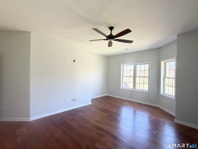 Building Photo - 103 Pond Hill Rd