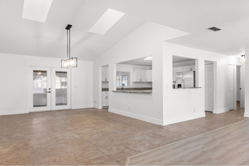 Building Photo - 807 Scrub Oak St