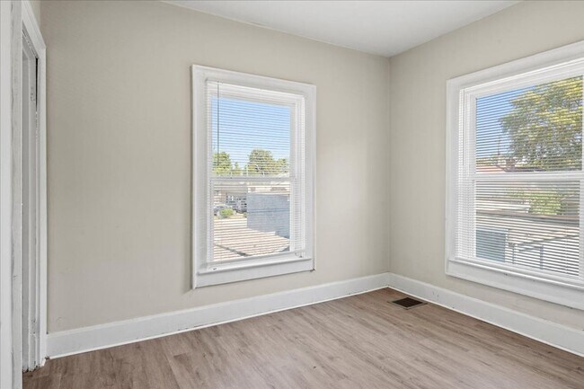 Building Photo - 447 N Sherman Dr