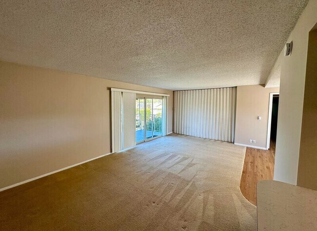 Building Photo - 305 Moreton Bay Ln